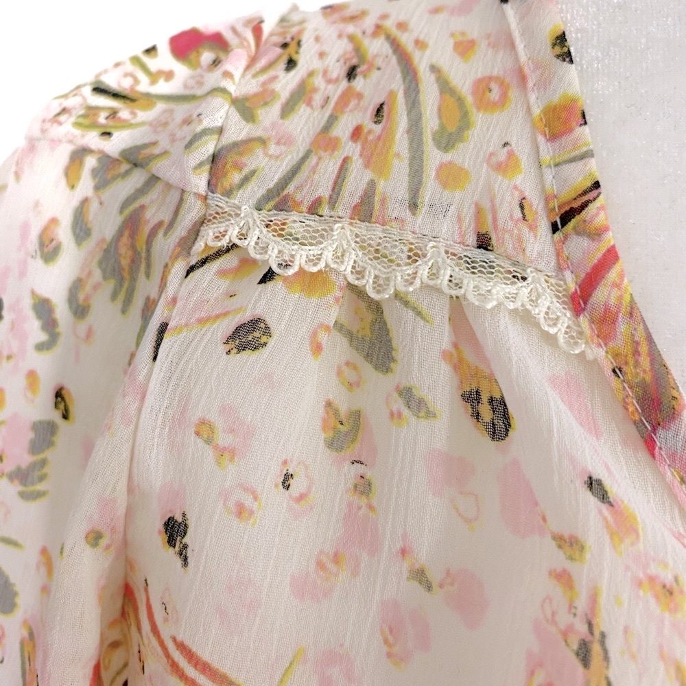 Floral Top - Picture 4 of 7